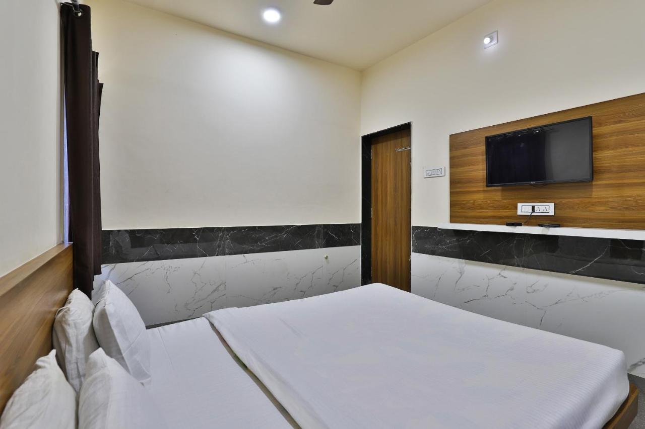 Spot On 37366 Hotel Mahalaxmi Dwārka Extérieur photo