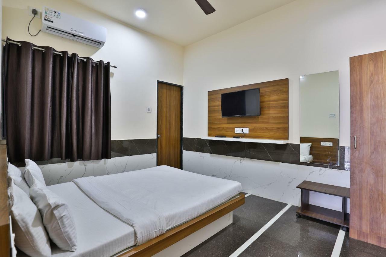 Spot On 37366 Hotel Mahalaxmi Dwārka Extérieur photo