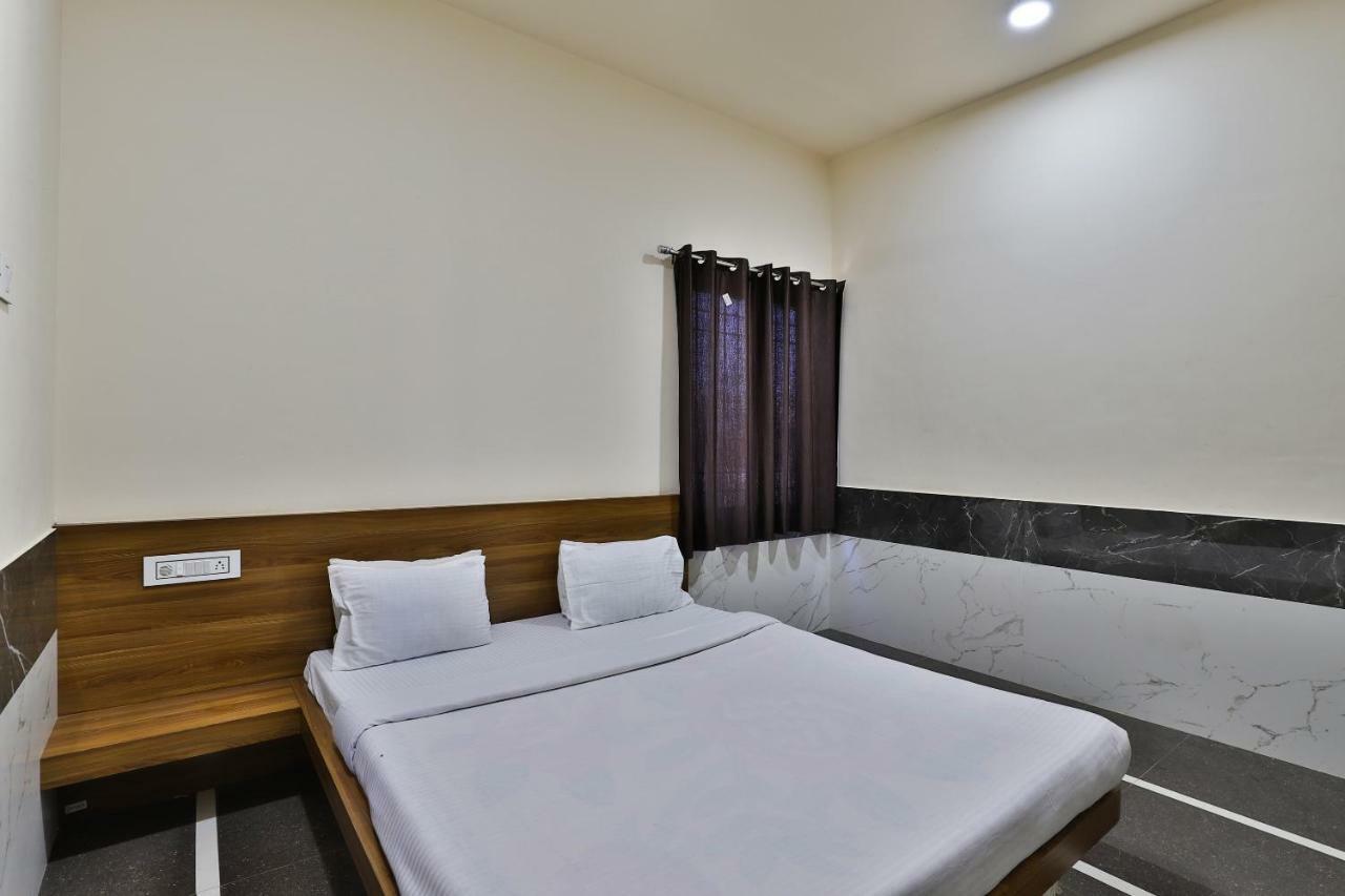 Spot On 37366 Hotel Mahalaxmi Dwārka Extérieur photo
