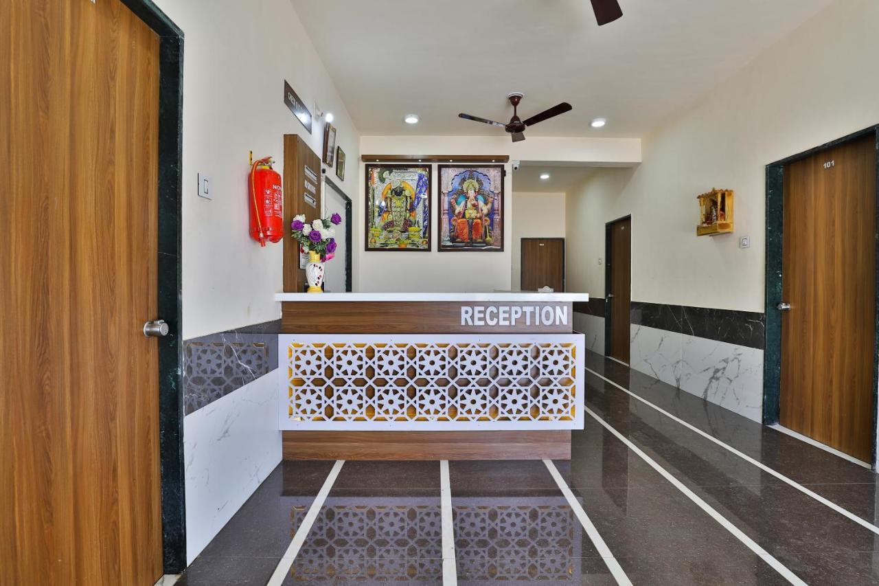 Spot On 37366 Hotel Mahalaxmi Dwārka Extérieur photo