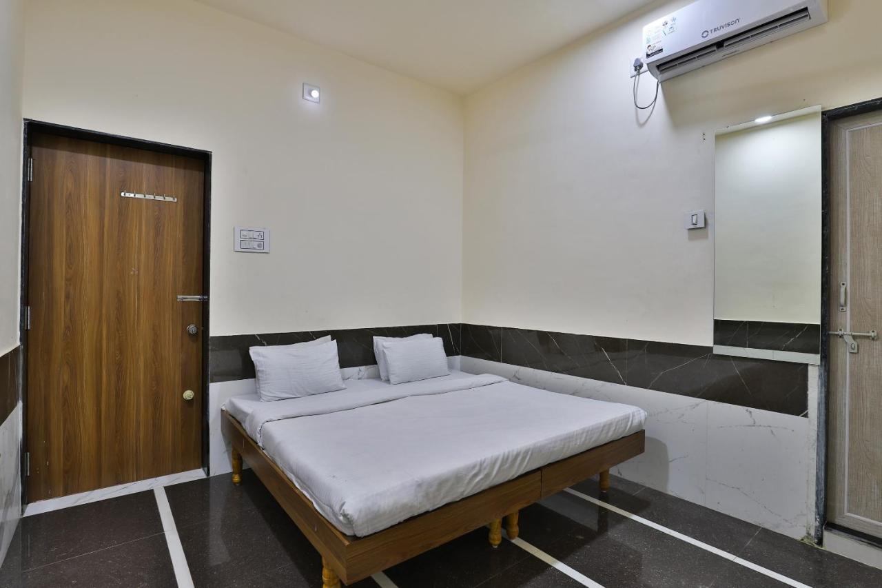Spot On 37366 Hotel Mahalaxmi Dwārka Extérieur photo